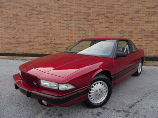 Illustration for article titled More low mileage, not particularly desirable 80's-90's cars